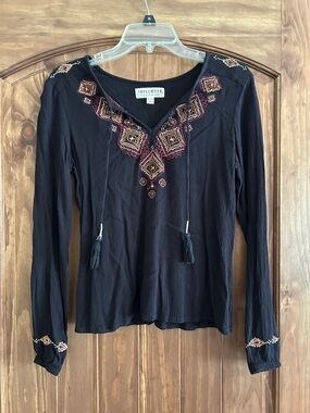 Idyllwind Black Long-Sleeve Embroidered V-Neck Tunic